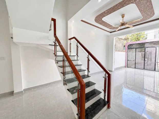 Bán nhà 2 tầng biên hòa,shr đường xe hơi,gần bv 7459585