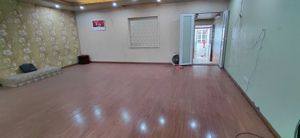 Cho hộ gia đình thuê nhà phố lê duẩn  cửa nam 75m 2 phỏng 7462799