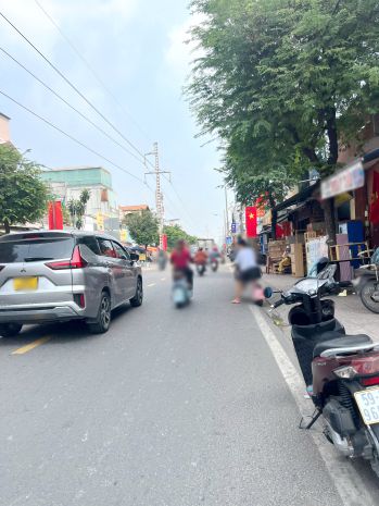 Nhà 2 tầng mặt tiền phạm thế hiển p4q8. giá: 7.9 tỷ 7466569