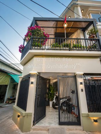 Giá 3 tỷ hơn- nhà 3 tầng lô góc 5x10-  huỳnh tấn phát hxh 7469111