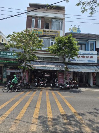 Nhà mặt tiền - giá tốt - cần bán căn nhà 3 tầng đường núi 7473913