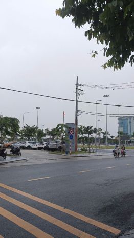 Nhà mặt tiền - giá tốt - cần bán căn nhà 3 tầng đường núi 7473917