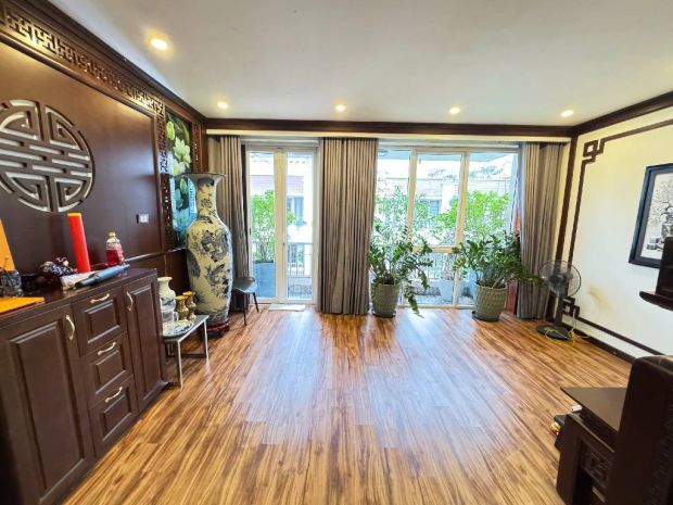 Bán nhà đẹp nguyễn văn cừ- sát phố- view chương dương-gara- 7474490