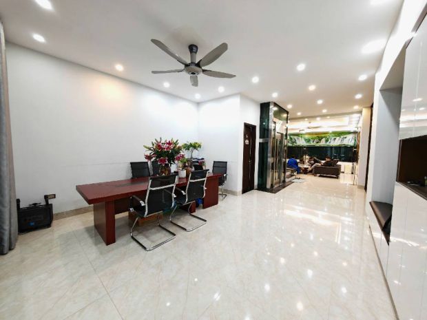 Bán nhà đẹp nguyễn văn cừ- sát phố- view chương dương-gara- 7474493