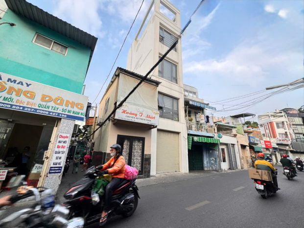 Dt diêu lớn 188m2 ngang 9.6m*26m- bán nhà c4 mặt tiền kinh 7475425
