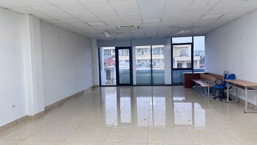 Cho thuê văn phòng tầng 5  vị trí đẹp trung tâm tp hải 7476539