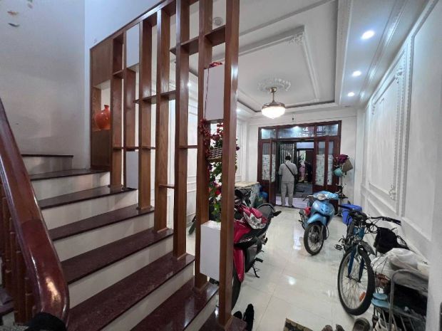 Bán nhà đẹp đông hội- hàng xóm vin cổ loa- dân xây- lô góc- 7477358