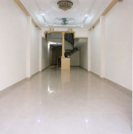 Minh co măt băng cho thuê dươi đât thich hơp lam 7478423