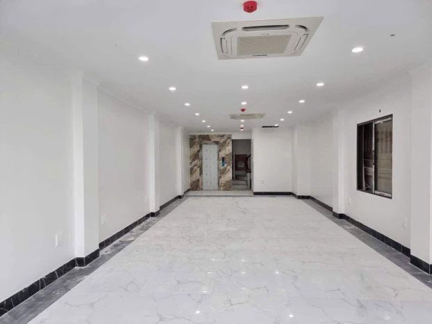 Vị trí kim cương tòa nhà văn phòng siêu hiếm sát mặt phố 7481031