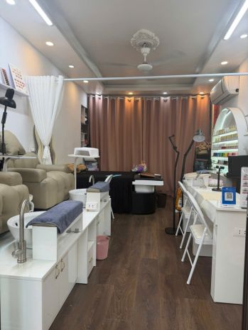 Sang nhượng shop  vào làm ngay, có khách quen sẵn  địa 7482379