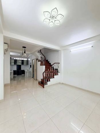 Nhà đường phan đình phùng, phường cầu kiệu quận phú nhuận 7486401