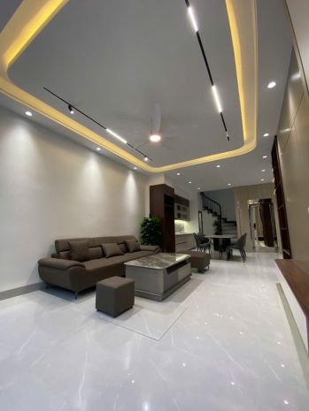 Huỳnh tấn phát  thang máy fuji  full nội thất cao cấp 7488783