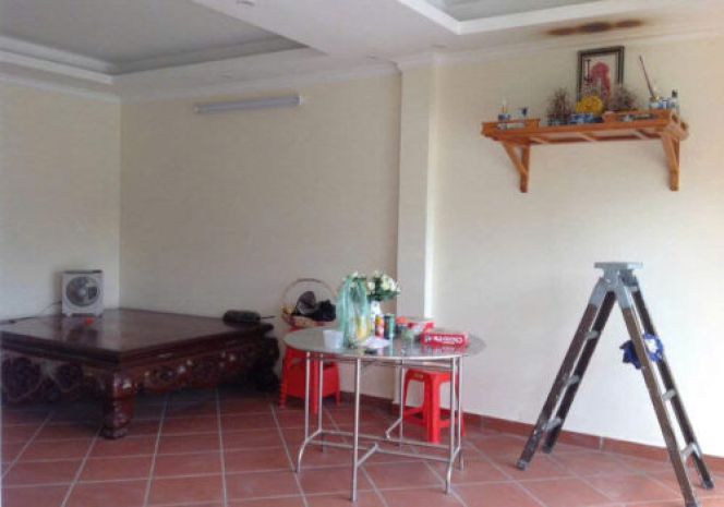 Chính chủ cho thuê nhà mặt hồ bảy gian  phố đội cấn 7489335