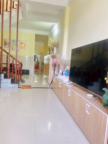 Bán nhà quách thị trang 100m2 3 tầng 3 phòng ngủ giá 8.3 tỷ 7490692