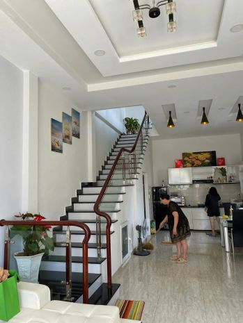 Cho thuê villa full nội thất cơ bản đồi thông tin phường 8 7495432