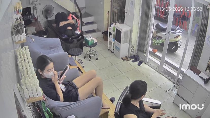 Sang nhượng tiệm nail mi  gội khu vưc  giảng võ, ha nôi 7497418