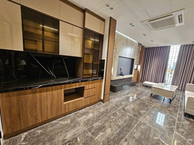 Bán nhà ngọc thụy 43m 7 tầng mt4m lô góc phân lô ô tô hơn 7499996