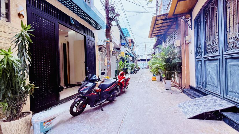 Nhà ga t3 gần trường chinh, emart 2, hẻm xe hơi, dt 50m2, 4 7503828