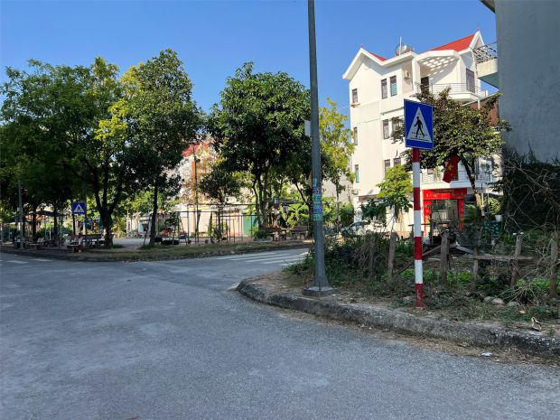 Đất lô góc 21m mặt tiền khu đô thị vạn phúc view bồn hoa 7504961