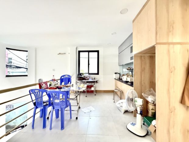 Bán nhà mặt tiền 70m2 5 tầng ngang 6.2m hiếm kd đỉnh phan 7508080