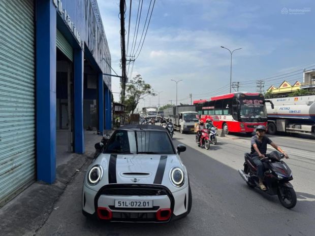 Cho thuê nhà xưởng 1300m2 giá 75trth, khách chành xe hết 7509925