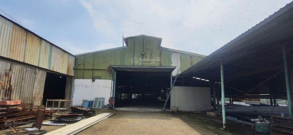 Cho thuê nhà xưởng 1300m2 giá 75trth, khách chành xe hết 7509929