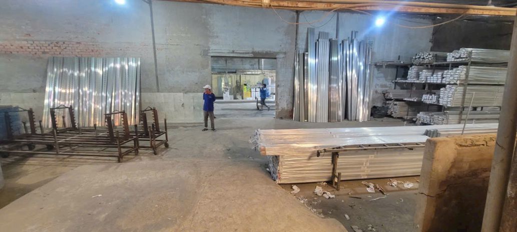 Kho xưởng 1.575m² nguyễn văn quá  xe container đi đêm 7510042