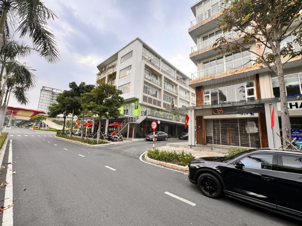 An phát center cho thuê văn phòng saritown, giá chỉ 27tr 7511463