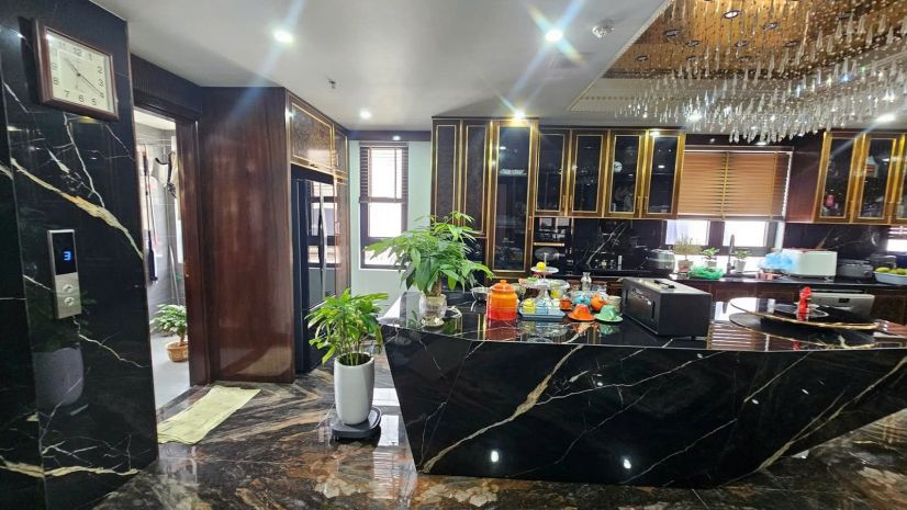 Bán tòa nhà vp mặt phố nguyễn văn cừ, long biên  160m2 mt9m 7511552