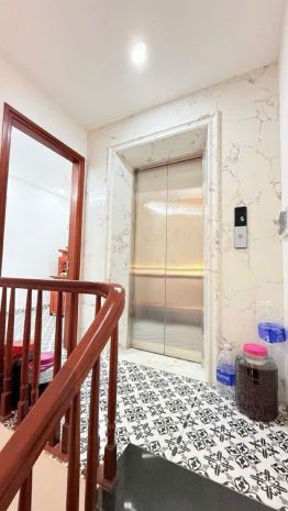 Nhinh hơn 9 ty nha đep 35 phan kê binh 35m2 5t thang m 7513398