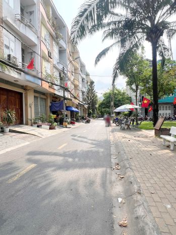 Nhà mặt tiền đường 320 bông sao p5q8, giá : 11.8 tỷ 7513848