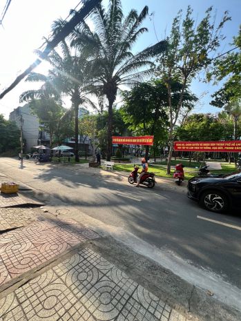 Bán nhà mặt tiền bông sao, đối diện công viên, ngang 4mx4 7515366
