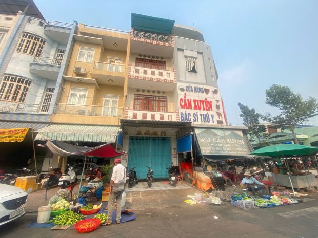 Cho thuê nhà mặt tiền ngay ngã tư chợ  vị trí đẹp tại hồng 7515458