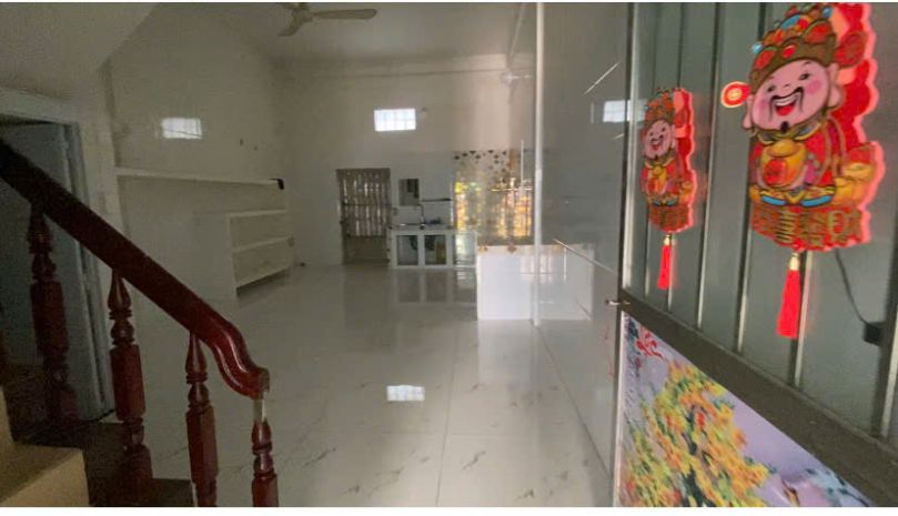 Cho thuê nhà mặt tiền ngay ngã tư chợ  vị trí đẹp tại hồng 7515460