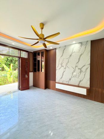 Chủ  cần bán căn nhà 3 tầng 1 tum cách đường 32 vài trăm 7515554