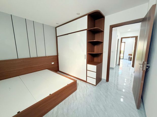 Chủ  cần bán căn nhà 3 tầng 1 tum cách đường 32 vài trăm 7515557