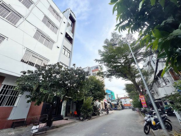 Bán nhà mặt tiền 10m có vỉa hè đ.nguyễn tất thành, quận 4 - 7515833