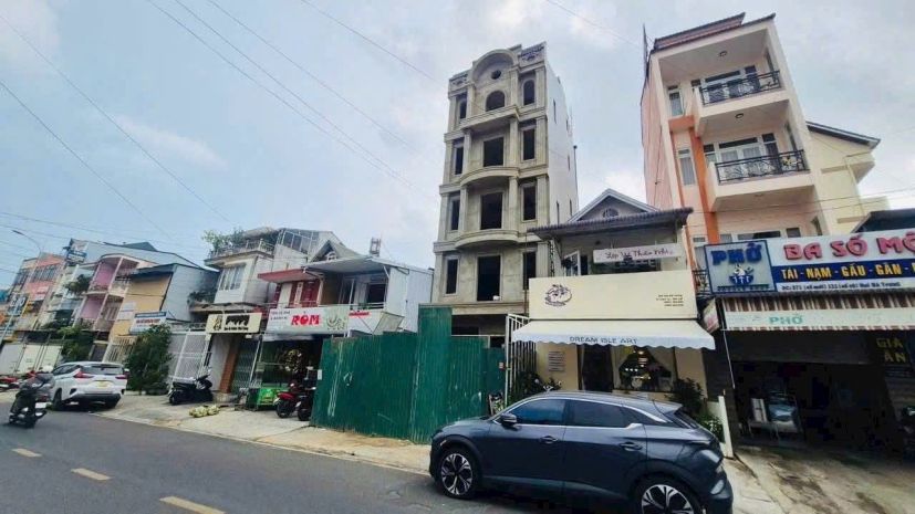 Chính chủ cần bán gấp nhà 6 tầng, mặt tiền đường lớn, khách 7519078