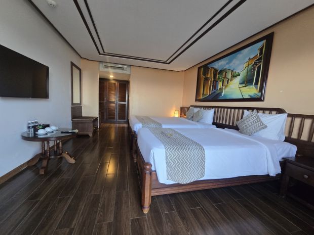 Bán khách sạn 4 sao cửa đại hội an 1000m2, 7 tầng, 80 7519514