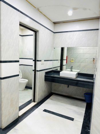 Chính chủ cho thuê văn phòng mặt tiền nguyễn xiển , thanh 7520634