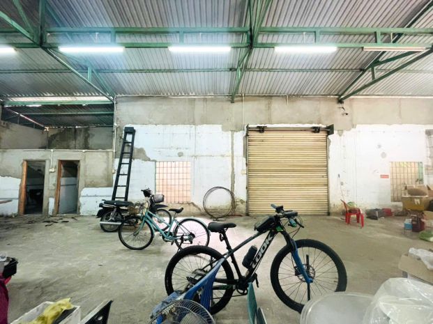 Nhà mặt tiền linh đông thủ đức  210m² ngang 20.5m  phù 7524415