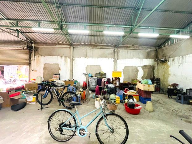 Nhà mặt tiền linh đông thủ đức  210m² ngang 20.5m  phù 7524417