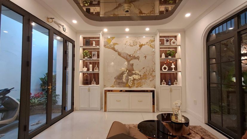 Đẹp như khách sạn nhà xây mới 6 tầng thang máy phố lạc long 7526060
