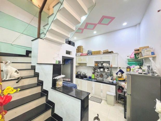 Nhà đẹp  - giá tốt chính chủ cần bán nhà lầu bình tân - dt: 7531131