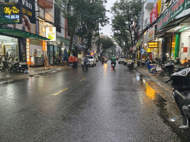 Mt hoàng diệu 75m2, ngang 4.8m, 2 tầng cứng, gần chợ kd 7532474