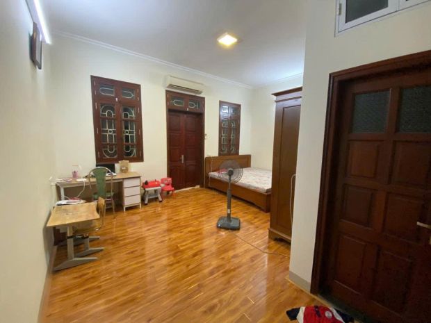 Bán nhà ô tô phố hoàng cầu đống đa 25 tỷ. mặt tiền 5m qh ổn 7536279