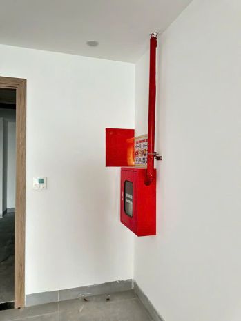 Cho thuê nhà căn góc, lê văn lương, khuất duy tiến 104m2* 7538463
