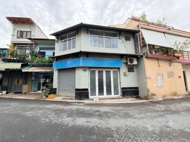 Chính chủ bán gấp nhà lô góc mặt tiền kinh doanh đỉnh : 7538744