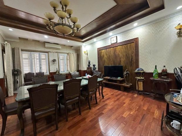 Bán nhà đẹp nguyễn sơn- sát phố- lô góc -oto- dân xây 85m 5 7539499