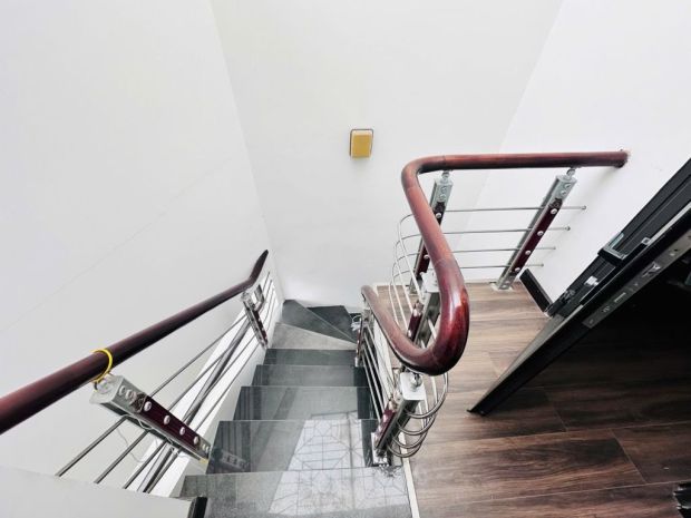 Bán nhà đẹp nguyễn sơn- sát phố- lô góc -oto- dân xây 85m 5 7539500